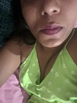 Snapshot of priyadevi17 chatting on 02/22/25, 01:33 priyadevi17 online show from 02/22/25, 01:33