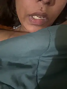 Snapshot of priyadevi17 chatting on 03/01/25, 10:31 priyadevi17 online show from 03/01/25, 10:31