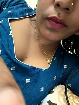 Snapshot of priyadevi17 chatting on 01/19/26, 09:35 priyadevi17 online show from 01/19/26, 09:35