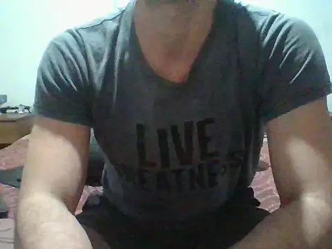 Snapshot of italianbighorse22 chatting on 11/29/25, 03:53 italianbighorse22 online show from 11/29/25, 03:53