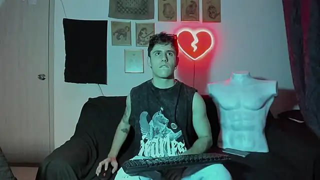 Antonello Vannucci online show from 01/01/25, 08:47