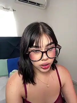 Lily Woodz online show from 03/06/26, 07:10