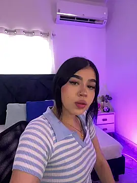 Lily Woodz online show from 07/18/26, 07:06