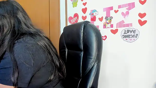lizzie c online show from 03/04/25, 11:43