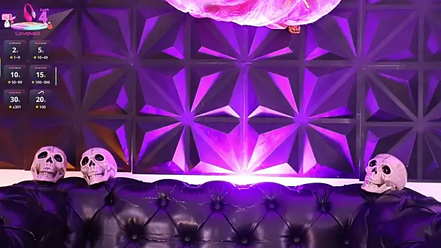 AnikaRomanoff online show from 10/24/25, 04:09