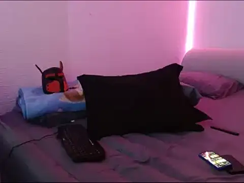 Snapshot of miia-liiam chatting on 01/06/25, 03:31 miia-liiam online show from 01/06/25, 03:31