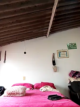 kattia bk online show from 09/25/25, 03:16