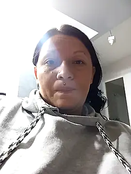 kattia bk online show from 10/05/25, 02:32