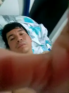 Snapshot of bisexual0007 chatting on 12/24/24, 12:00 bisexual0007 online show from 12/24/24, 12:00