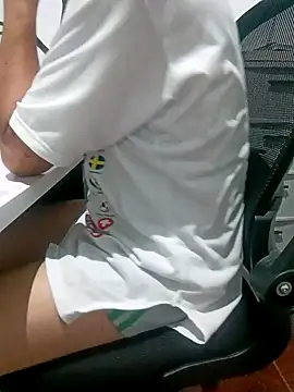 Snapshot of bisexual0007 chatting on 03/10/25, 03:01 bisexual0007 online show from 03/10/25, 03:01