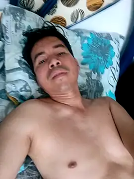 bisexual0007 online show from 12/17/25, 12:11