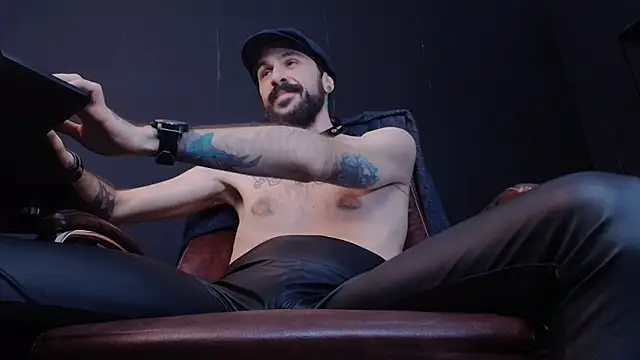 AxelColton online show from 01/26/25, 12:11