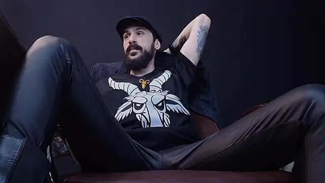 AxelColton online show from 02/01/25, 06:21