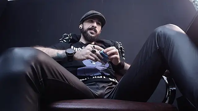 AxelColton online show from 02/04/25, 06:25