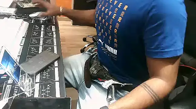 Snapshot of Nil_Talreja chatting on 12/19/24, 12:01 Nil Talreja online show from 12/19/24, 12:01