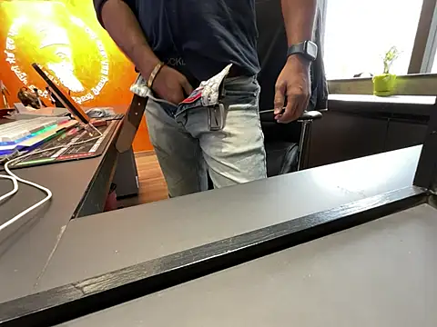 Snapshot of Nil_Talreja chatting on 12/20/24, 09:21 Nil Talreja online show from 12/20/24, 09:21