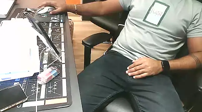 Snapshot of Nil_Talreja chatting on 01/20/25, 06:21 Nil Talreja online show from 01/20/25, 06:21