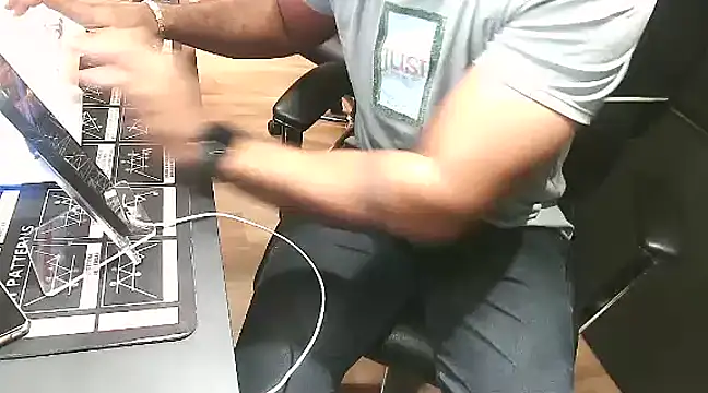 Snapshot of Nil_Talreja chatting on 01/20/25, 09:35 Nil Talreja online show from 01/20/25, 09:35