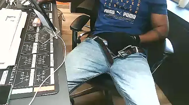 Snapshot of Nil_Talreja chatting on 01/21/25, 07:58 Nil Talreja online show from 01/21/25, 07:58