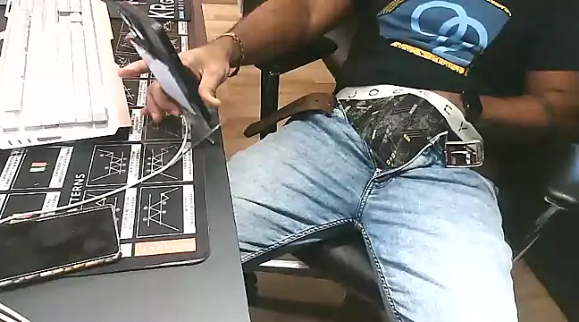 Snapshot of Nil_Talreja chatting on 01/27/25, 06:09 Nil Talreja online show from 01/27/25, 06:09