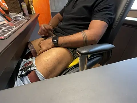 Snapshot of Nil_Talreja chatting on 09/12/25, 09:09 Nil Talreja online show from 09/12/25, 09:09