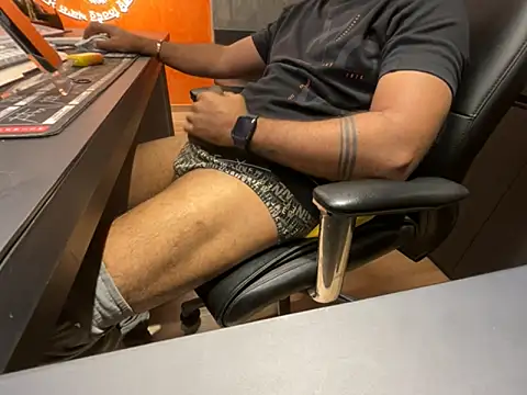 Snapshot of Nil_Talreja chatting on 11/01/25, 12:29 Nil Talreja online show from 11/01/25, 12:29