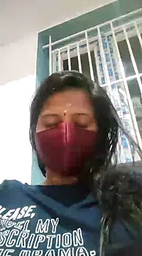 Snapshot of Tamil_Sanjana_ chatting on 12/20/24, 02:05 Tamil Sanjana  online show from 12/20/24, 02:05