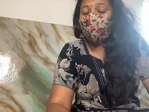 Snapshot of Tamil_Sanjana_ chatting on 10/11/25, 06:23 Tamil Sanjana  online show from 10/11/25, 06:23