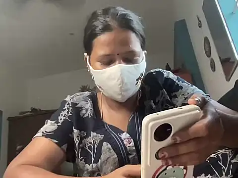 Snapshot of Tamil_Sanjana_ chatting on 04/05/26, 02:31 Tamil Sanjana online show from 04/05/26, 02:31