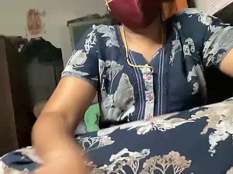 Snapshot of Tamil_Sanjana_ chatting on 04/17/26, 06:44 Tamil Sanjana online show from 04/17/26, 06:44