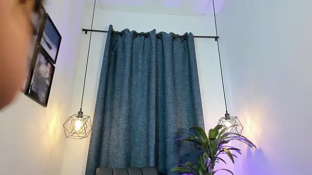 Snapshot of ashly__ms chatting on 02/07/25, 12:28 ashly  ms online show from 02/07/25, 12:28