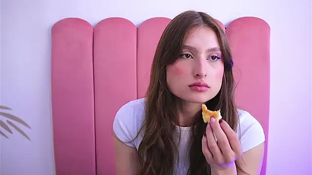 Daisha Riley online show from 01/21/25, 12:39