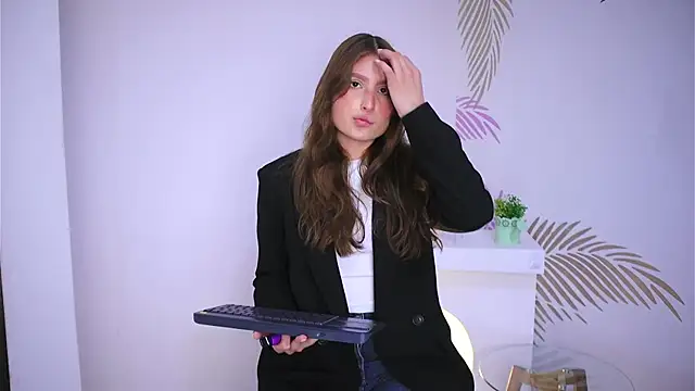 Daisha Riley online show from 02/10/25, 12:18