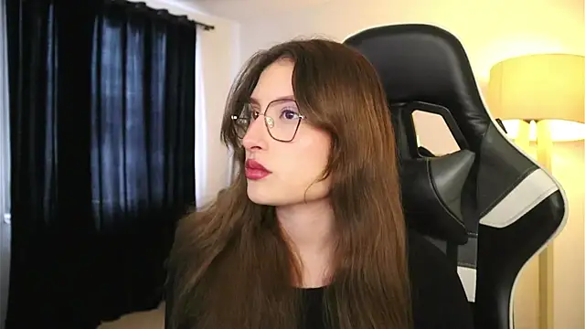 Snapshot of Daisha_Riley chatting on 11/11/25, 02:28 Daisha Riley online show from 11/11/25, 02:28