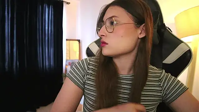 Snapshot of Daisha_Riley chatting on 11/25/25, 03:01 Daisha Riley online show from 11/25/25, 03:01