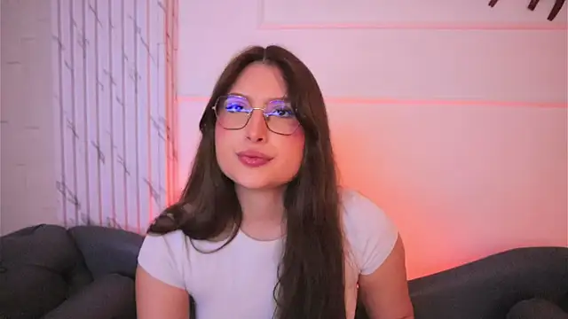 Daisha Riley online show from 12/19/25, 03:57