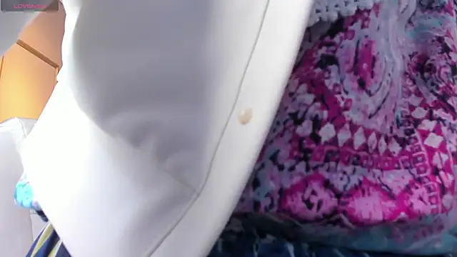 PerlaPreciosa online show from 10/19/25, 04:02