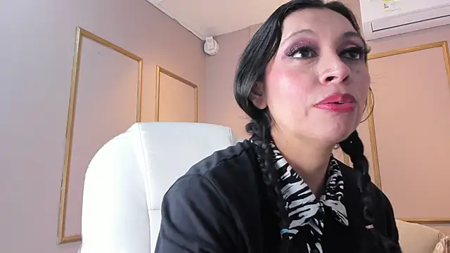 PerlaPreciosa online show from 11/23/25, 04:01