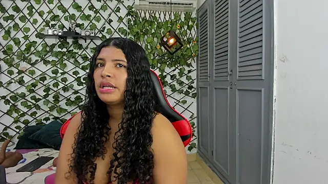 Snapshot of dani-lue chatting on 01/15/26, 01:16 dani-lue online show from 01/15/26, 01:16