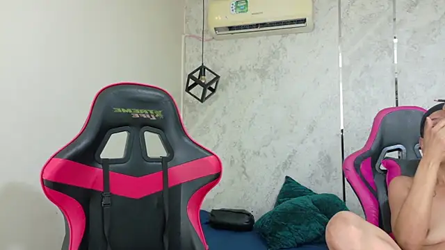 Snapshot of dani-lue chatting on 04/15/26, 02:46 dani-lue online show from 04/15/26, 02:46