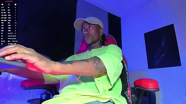 Snapshot of JhonyMiller_ chatting on 10/29/25, 07:48 JhonyMiller online show from 10/29/25, 07:48