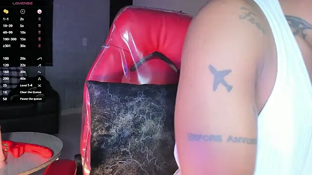 Snapshot of JhonyMiller_ chatting on 03/27/26, 08:30 JhonyMiller online show from 03/27/26, 08:30