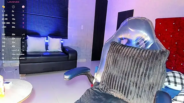 Snapshot of JhonyMiller_ chatting on 04/05/26, 08:50 JhonyMiller online show from 04/05/26, 08:50