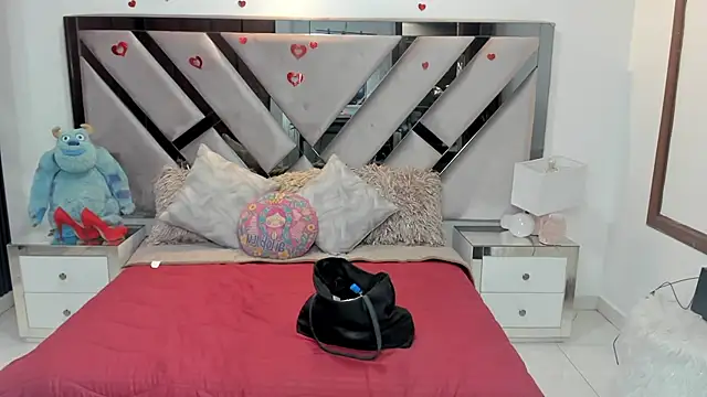 natalia5560 online show from 10/28/25, 01:03