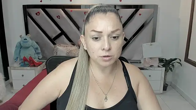 natalia5560 online show from 11/12/25, 01:00