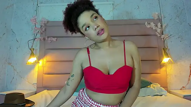 Snapshot of loladupont chatting on 10/08/25, 03:04 loladupont online show from 10/08/25, 03:04