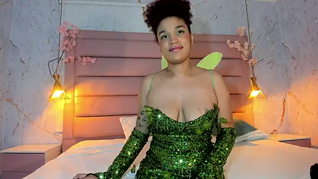 Snapshot of loladupont chatting on 10/12/25, 03:05 loladupont online show from 10/12/25, 03:05
