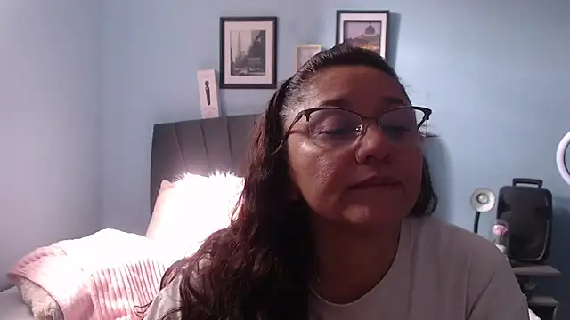 Snapshot of AngelRouss chatting on 04/08/26, 07:25 AngelRouss online show from 04/08/26, 07:25