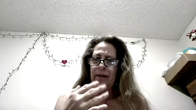 Snapshot of Keywest_Kate chatting on 04/04/26, 12:02 Keywest Kate online show from 04/04/26, 12:02