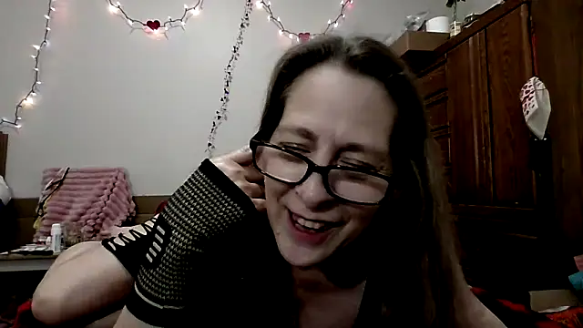 Snapshot of Keywest_Kate chatting on 04/05/26, 12:19 Keywest Kate online show from 04/05/26, 12:19